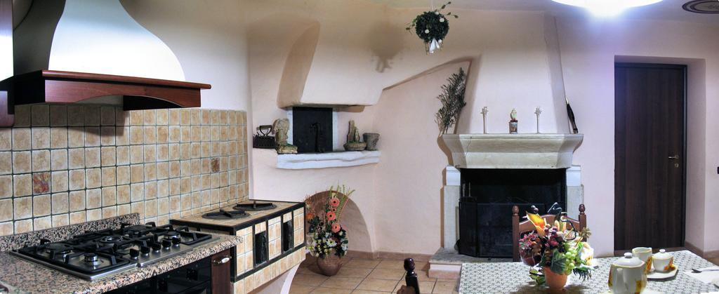 Il Centro Storico Apartment Posta Fibreno Bilik gambar